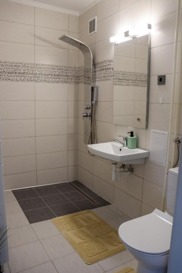 Ferienwohnung Krisztina Apartman Salgótarján Exterior foto