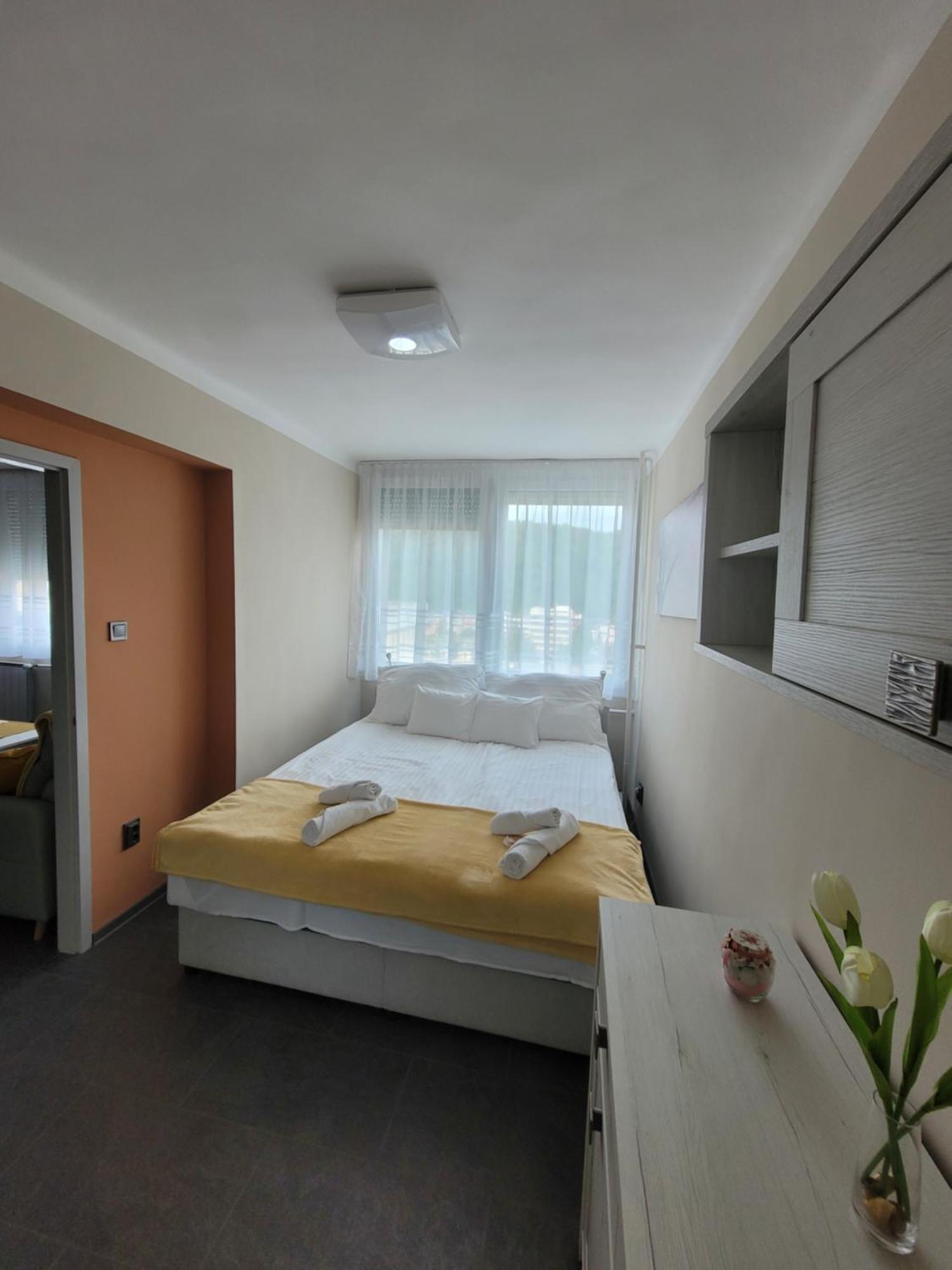 Ferienwohnung Krisztina Apartman Salgótarján Exterior foto
