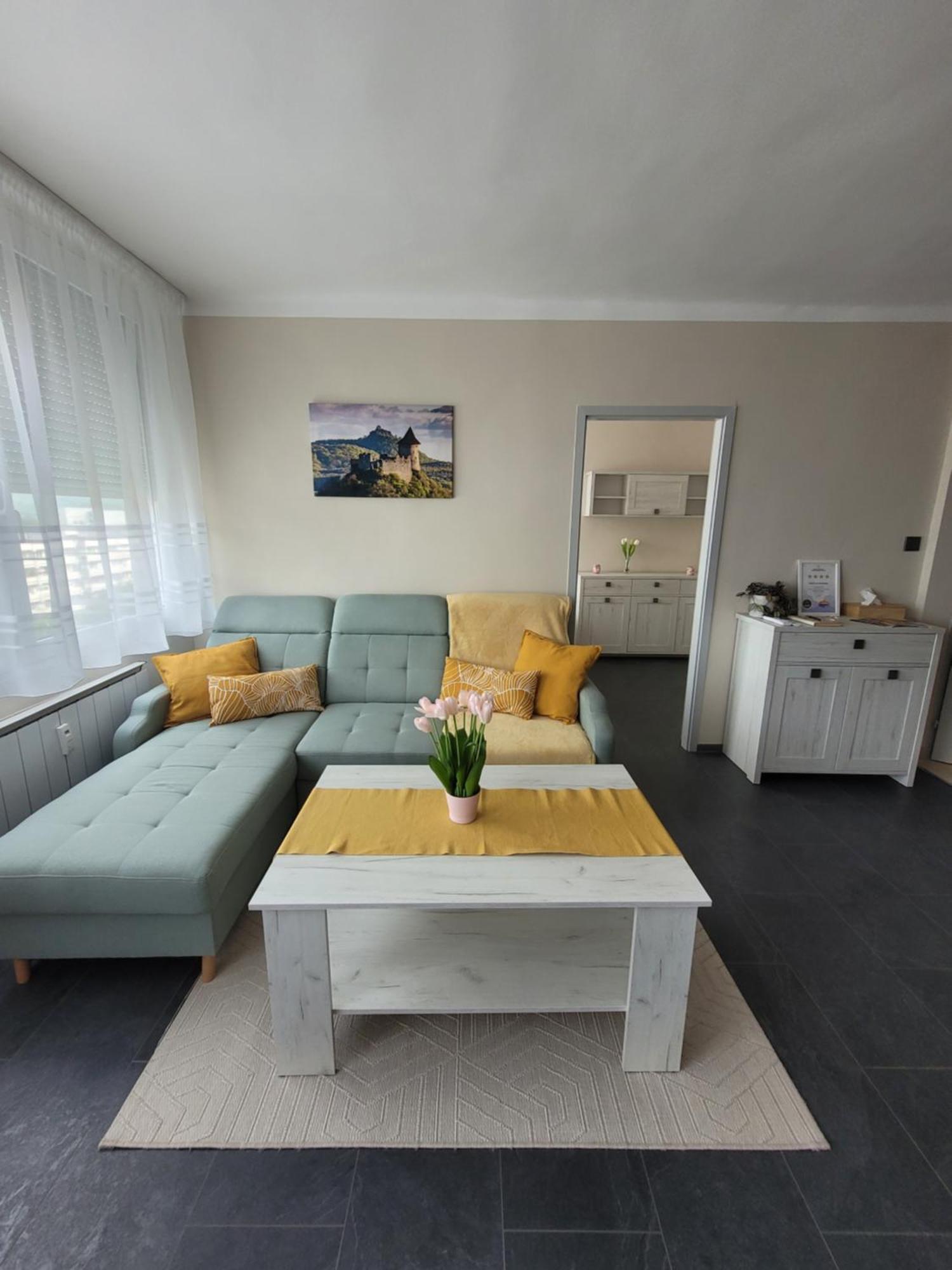 Ferienwohnung Krisztina Apartman Salgótarján Exterior foto